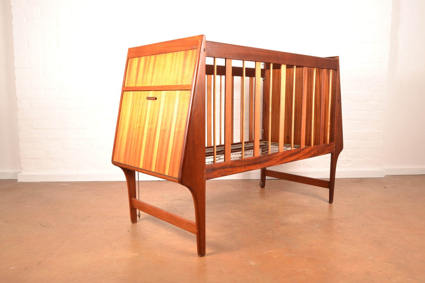 Mid Century Modern Baby Cot