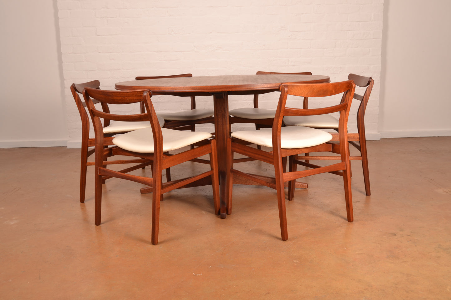 6-Seater MCM Dining Table by DS Vorster & Co
