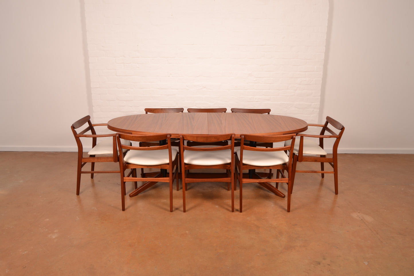 8–10 Seater Extendable South African Mid-Century Modern Dining set designed by John Tabraham for DS Vorster & Co in Mahogany