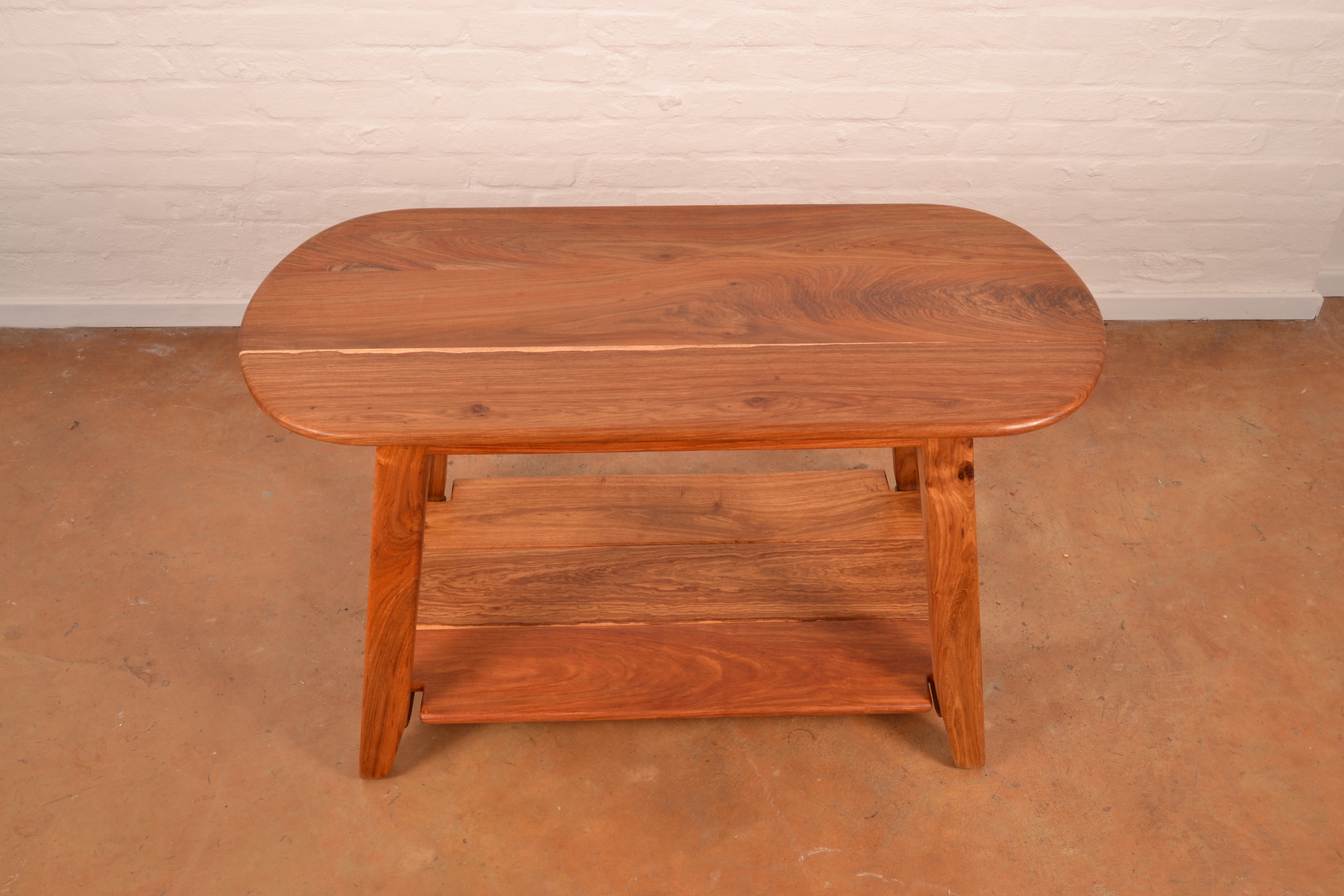 Clapton Range: The Layla Display Table
