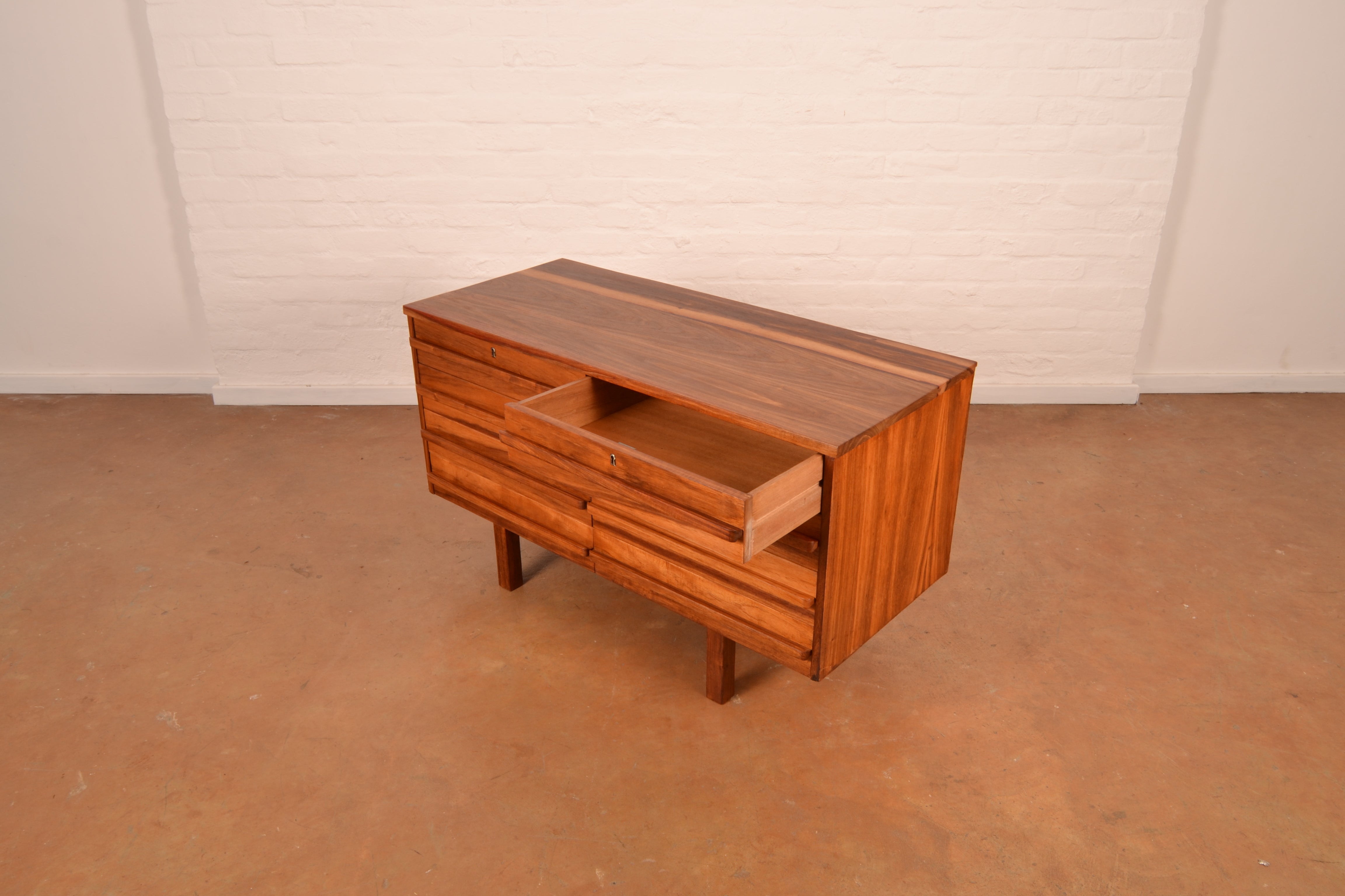 8-Drawer Mid-Century Modern Chest of Drawers in Kiaat