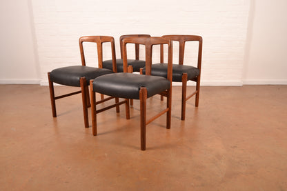 4–6 Seater Extendable South African Mid-Century Modern Dining Set in Solid Kiaat by Artecasa  – Expertly Restored with Genuine Leather Upholstery