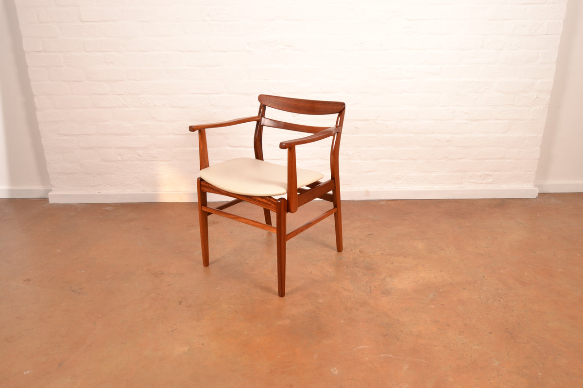 Vintage South African John Tabraham for DS Vorster & Co Mid-Century Modern 6–8 Seater Extendable Dining Set in African Mahogany – Original 1960s