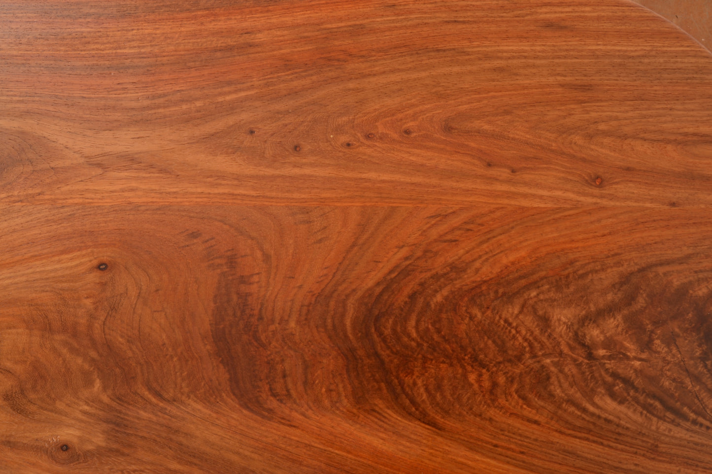 Clapton Range: The Layla Display Table