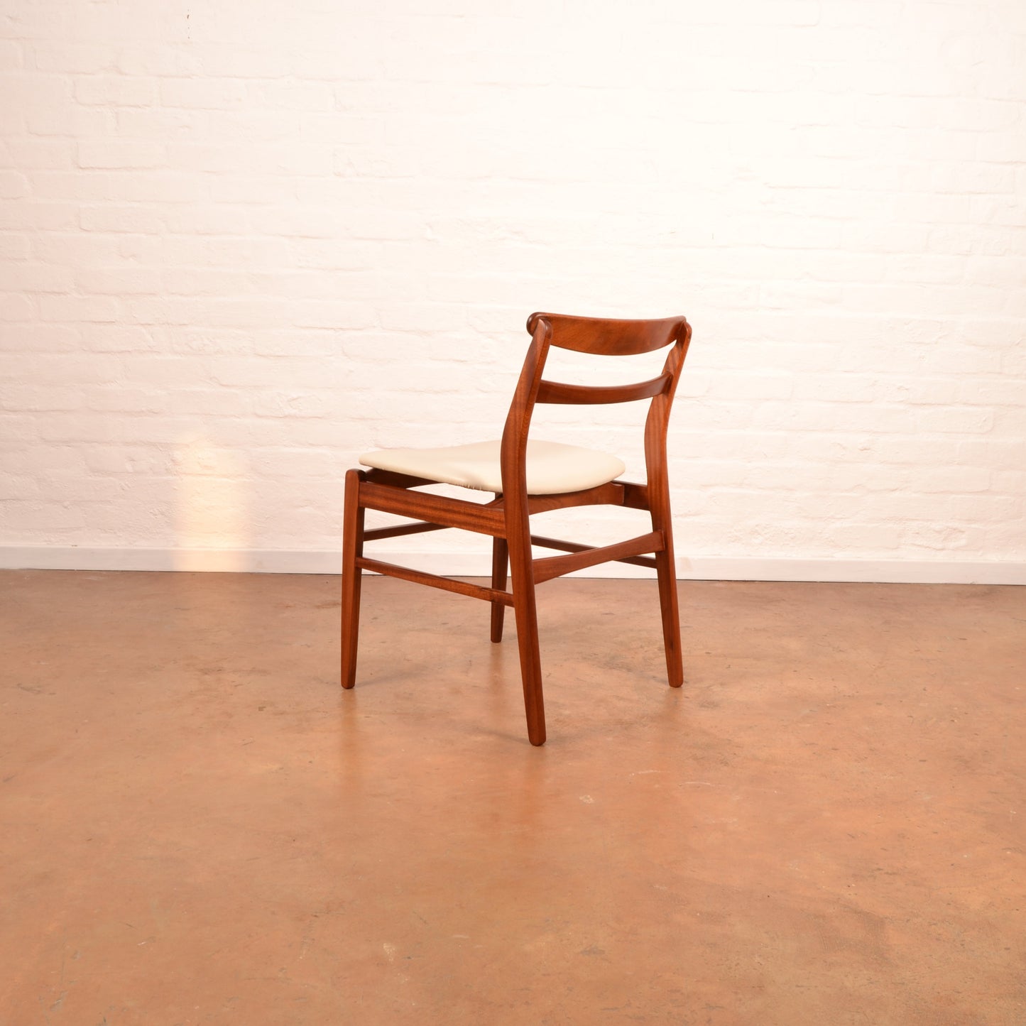 Set of 8 x MCM Dining Chairs by DS Vorster & Co