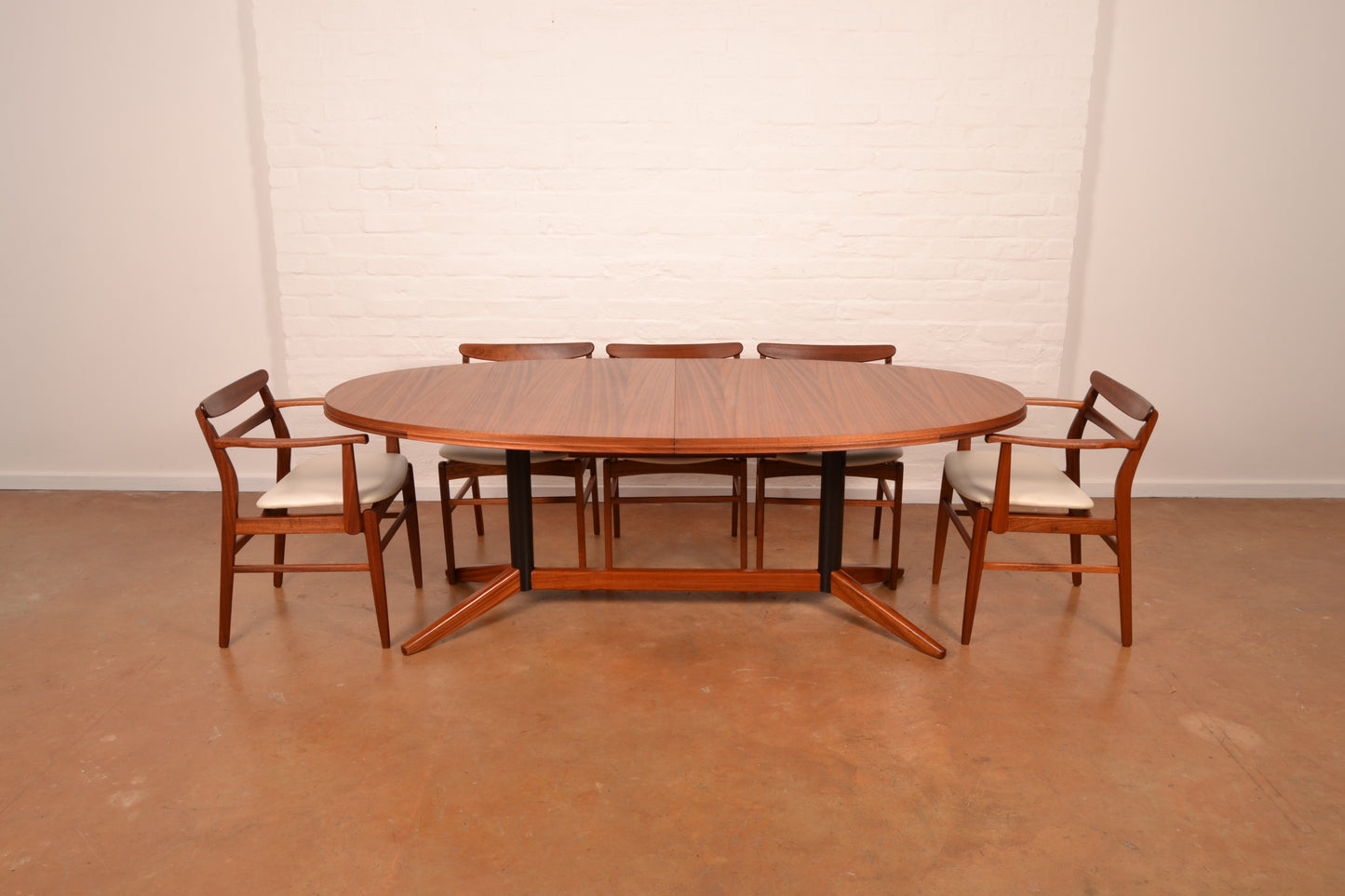 8–10 Seater Extendable South African Mid-Century Modern Dining set designed by John Tabraham for DS Vorster & Co in Mahogany
