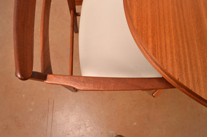 8–10 Seater Extendable South African Mid-Century Modern Dining set designed by John Tabraham for DS Vorster & Co in Mahogany