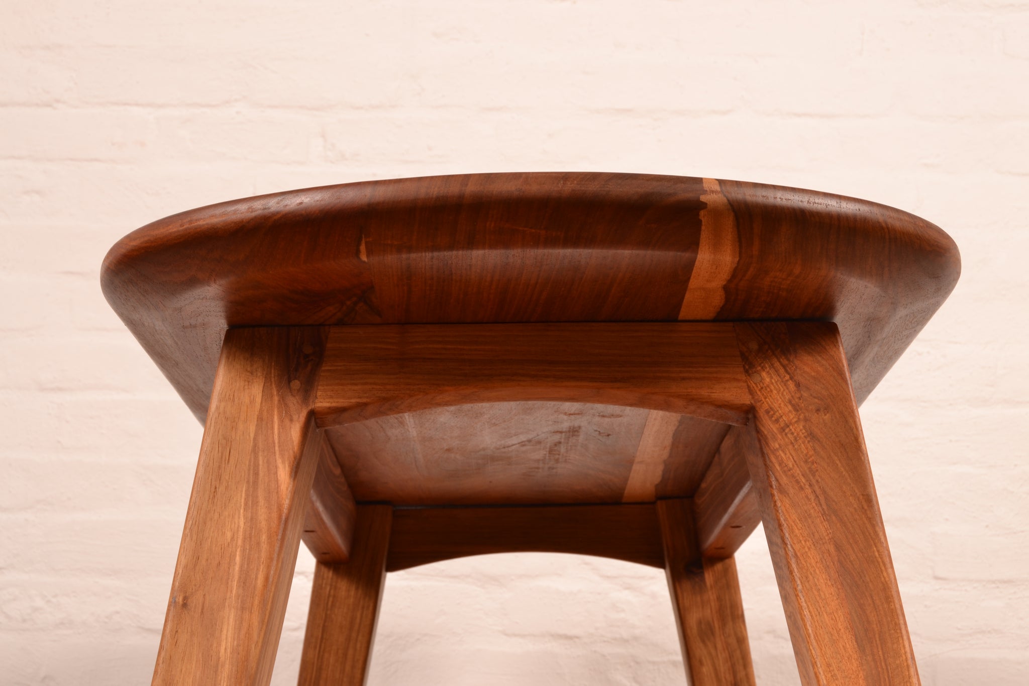 Clapton Range: The Layla Display Table
