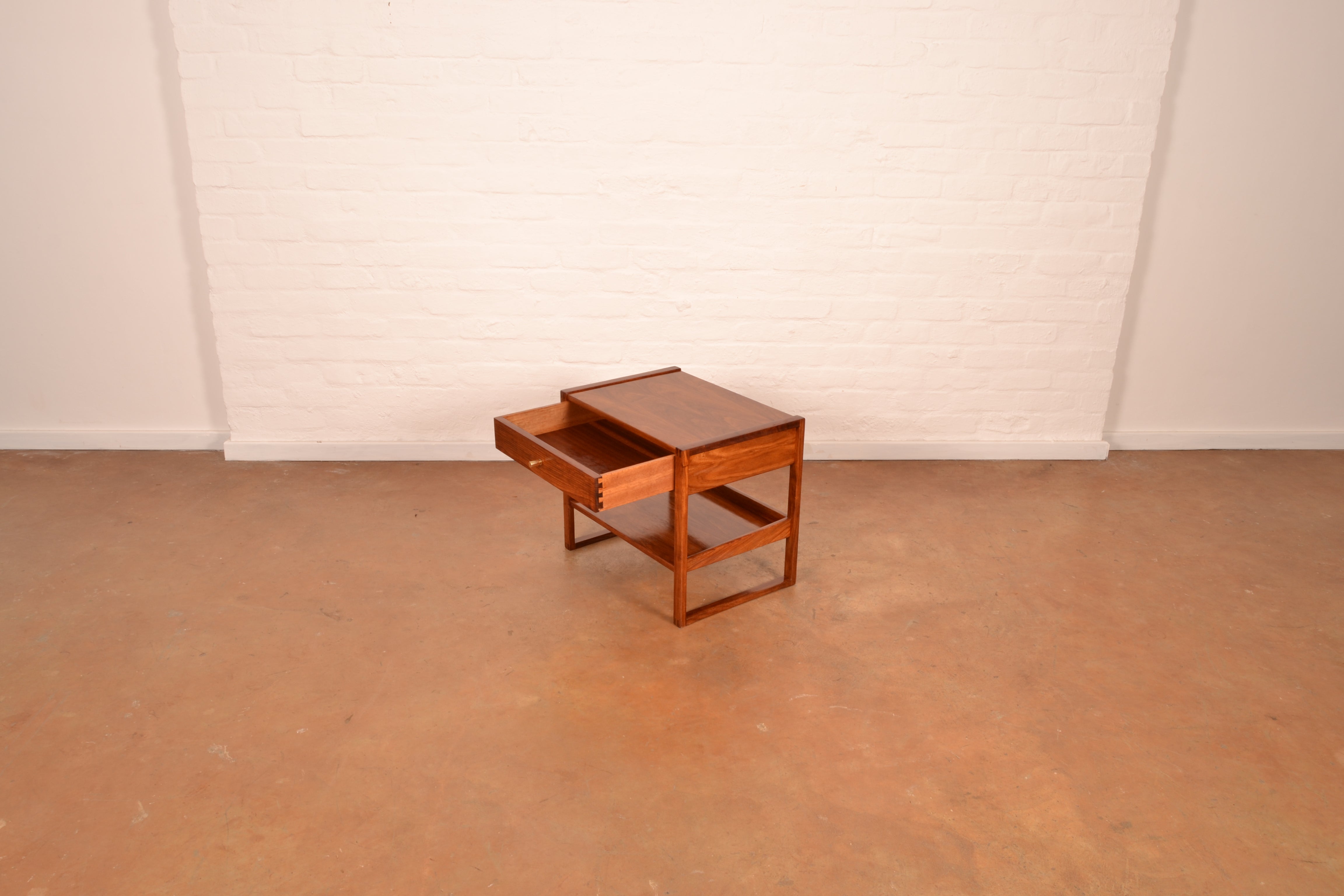 Kallenbach’s Mid-Century Modern Kiaat Nightstand