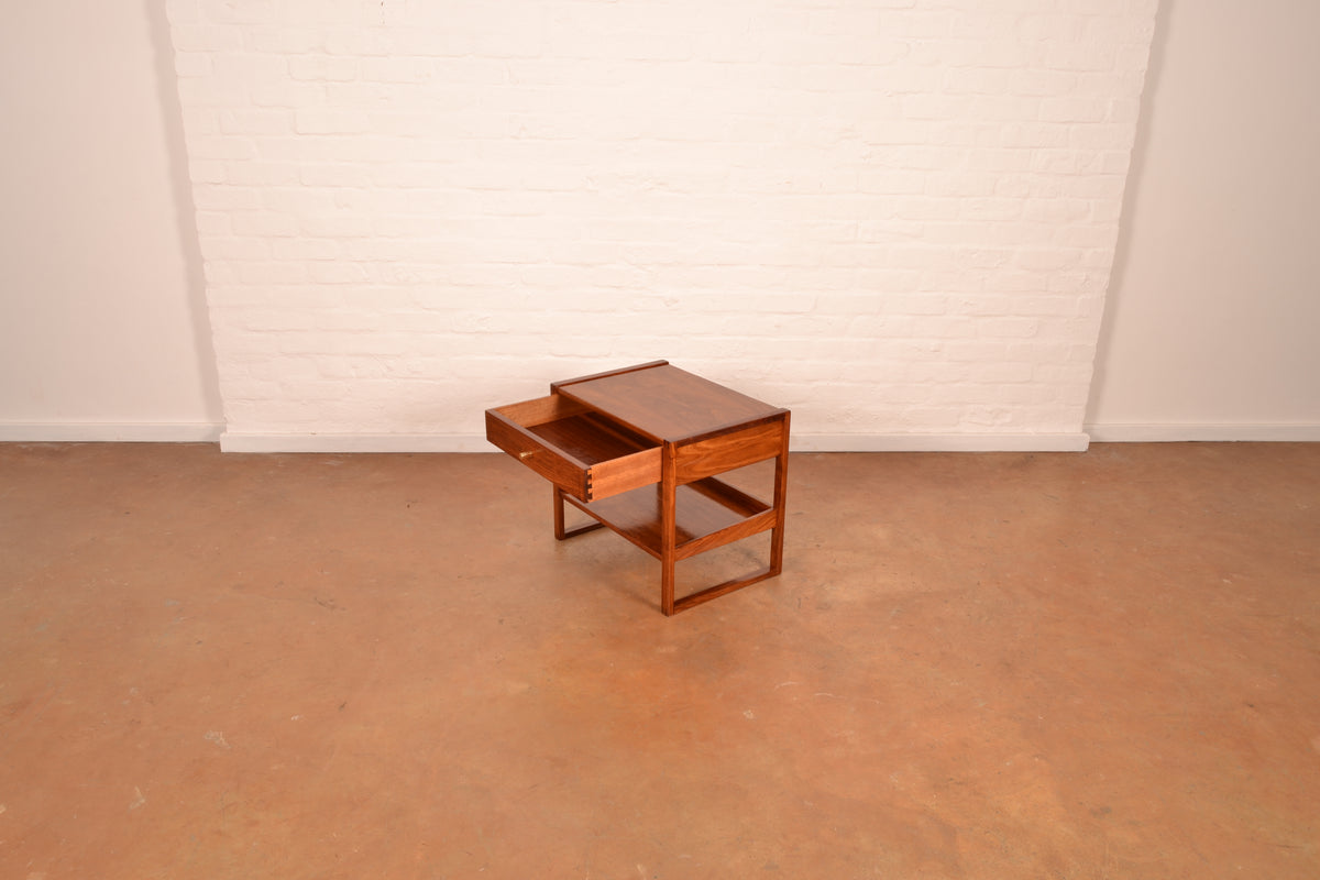 Kallenbach’s Mid-Century Modern Kiaat Nightstand