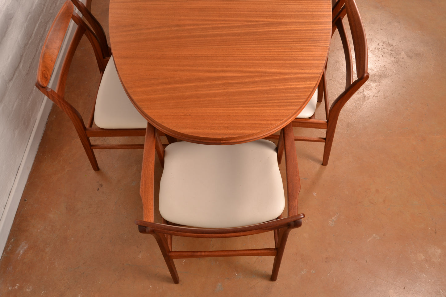 8–10 Seater Extendable South African Mid-Century Modern Dining set designed by John Tabraham for DS Vorster & Co in Mahogany