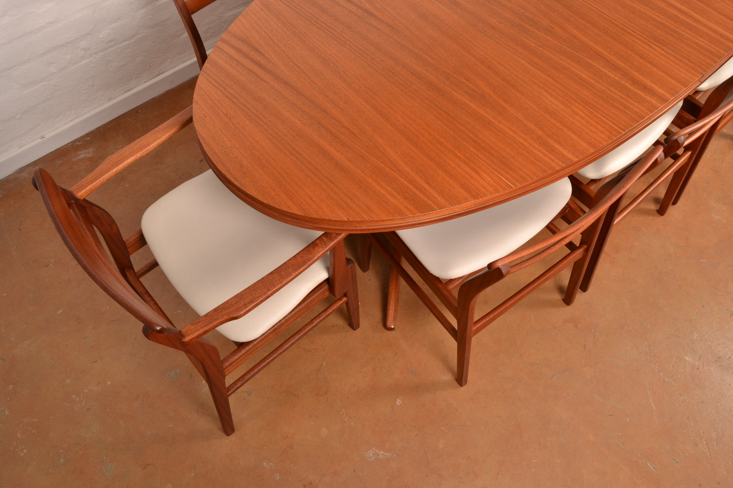 8–10 Seater Extendable South African Mid-Century Modern Dining set designed by John Tabraham for DS Vorster & Co in Mahogany