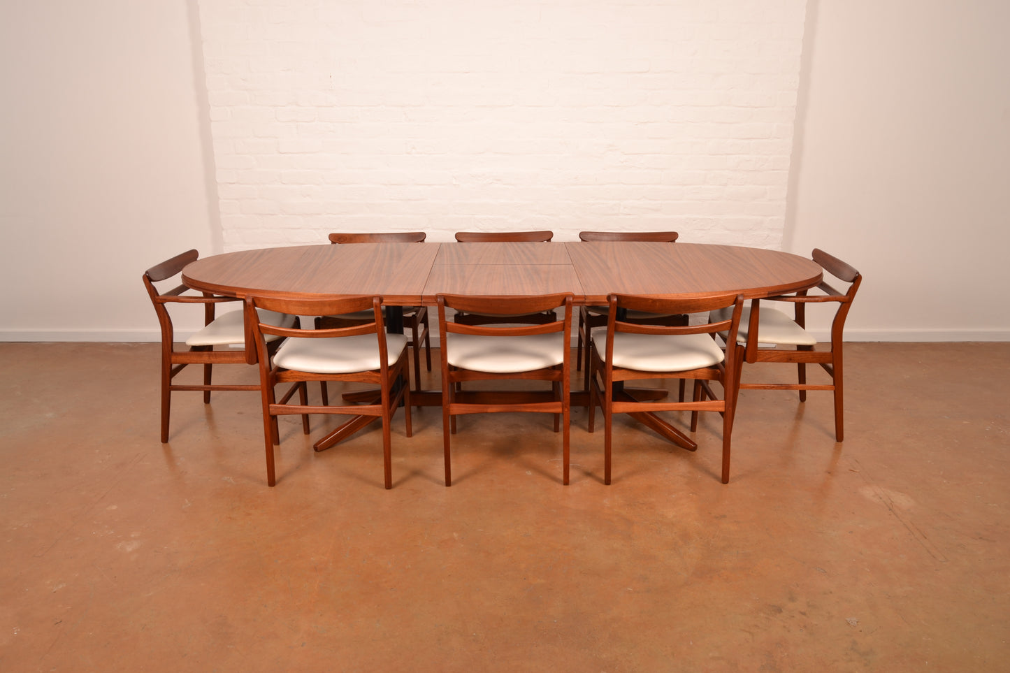 8–10 Seater Extendable South African Mid-Century Modern Dining set designed by John Tabraham for DS Vorster & Co in Mahogany