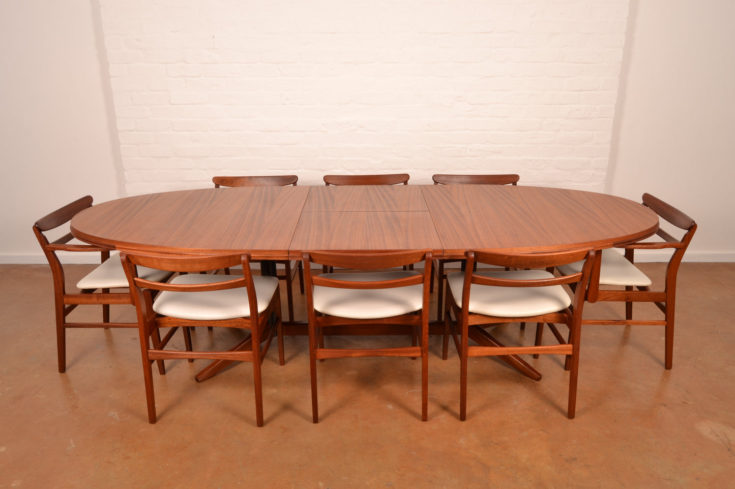 8–10 Seater Extendable South African Mid-Century Modern Dining set designed by John Tabraham for DS Vorster & Co in Mahogany