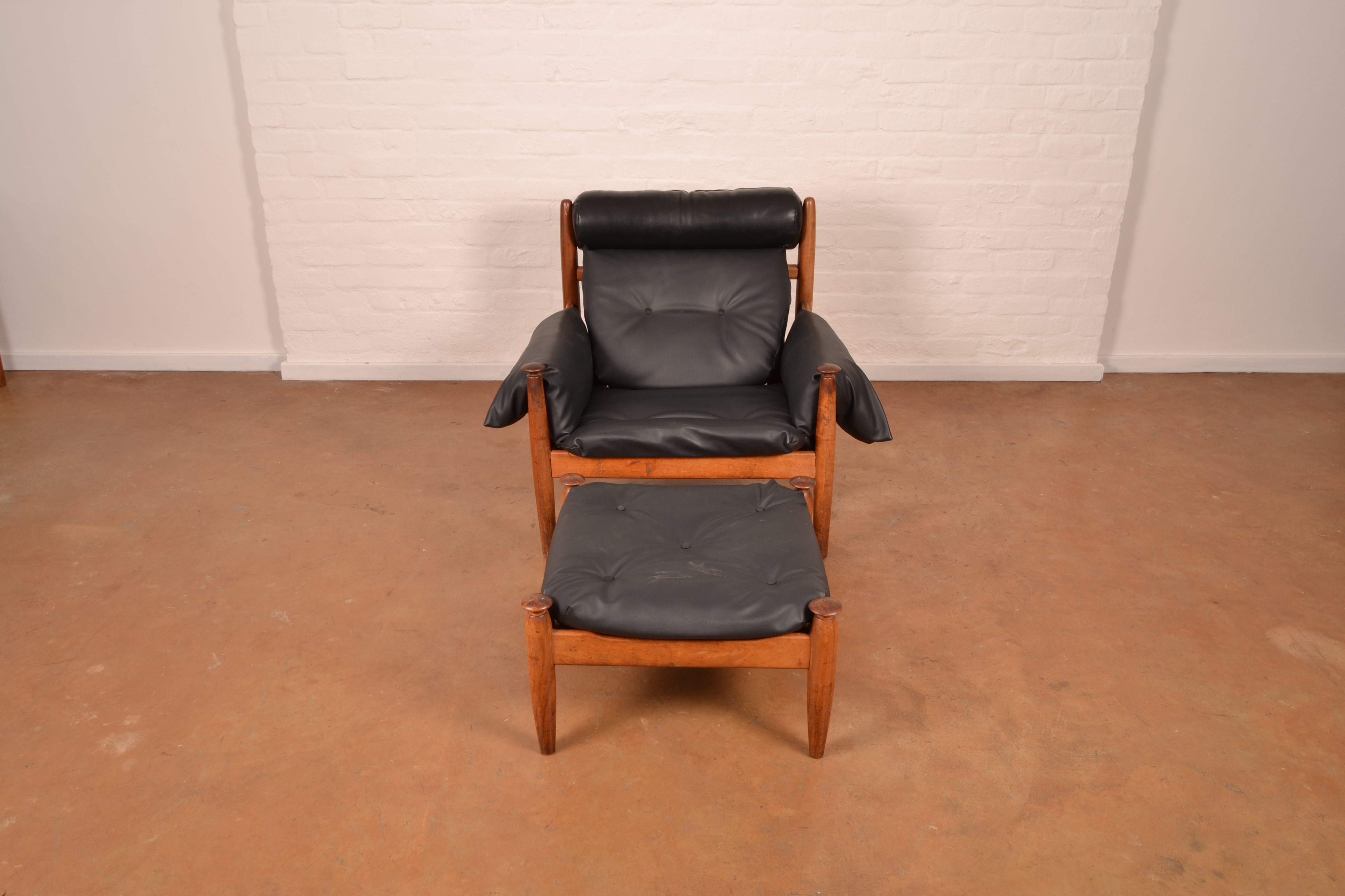 Vintage ‘Amiral’ Lounge Chair & Ottoman in Solid Kiaat