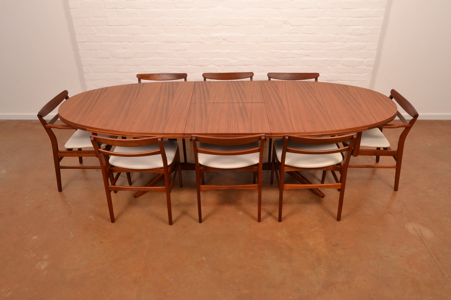 8–10 Seater Extendable South African Mid-Century Modern Dining set designed by John Tabraham for DS Vorster & Co in Mahogany