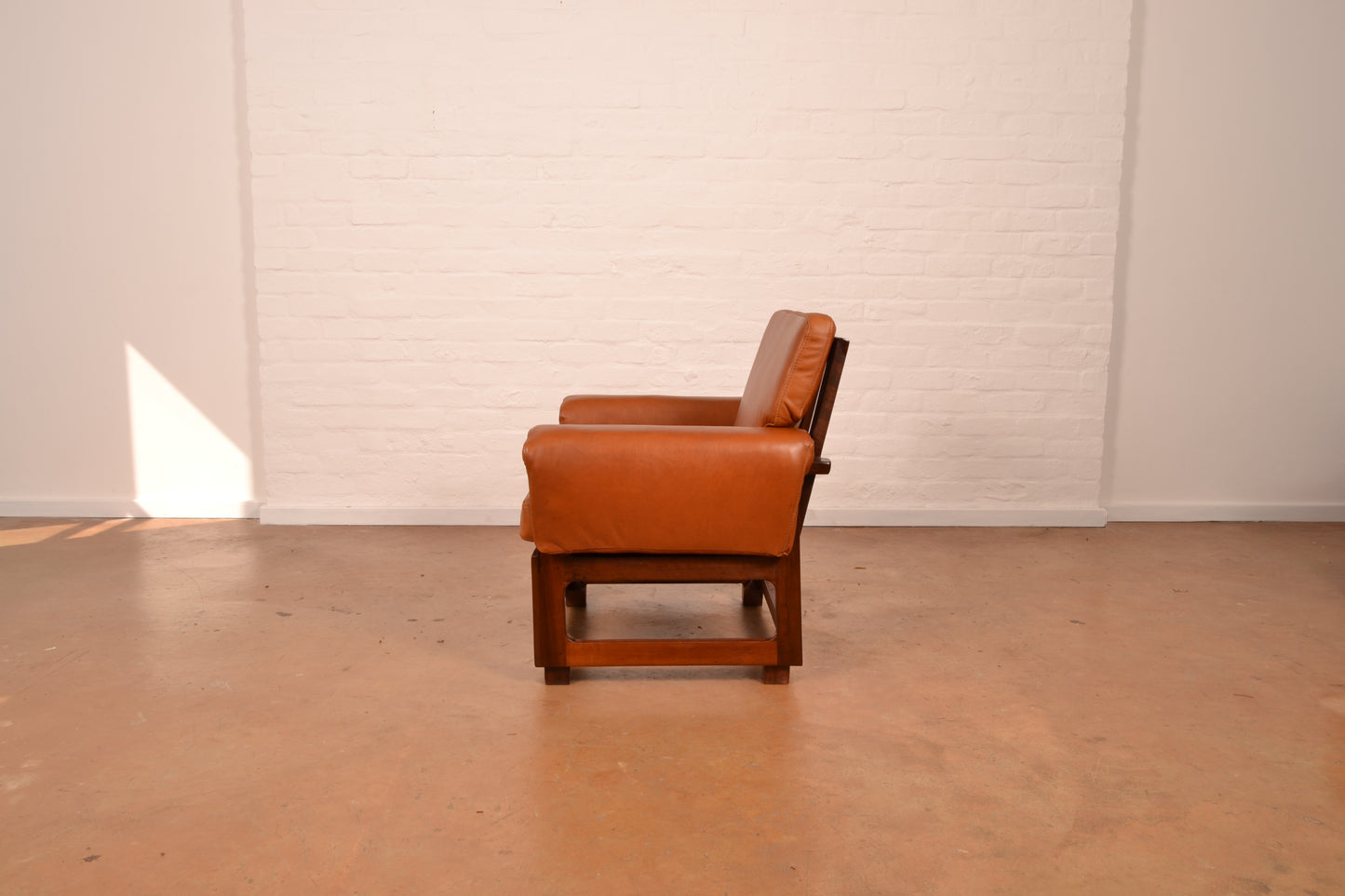 Vintage Pair of Genuine Leather "Copa" Style Armchairs in Brazilian Walnut
