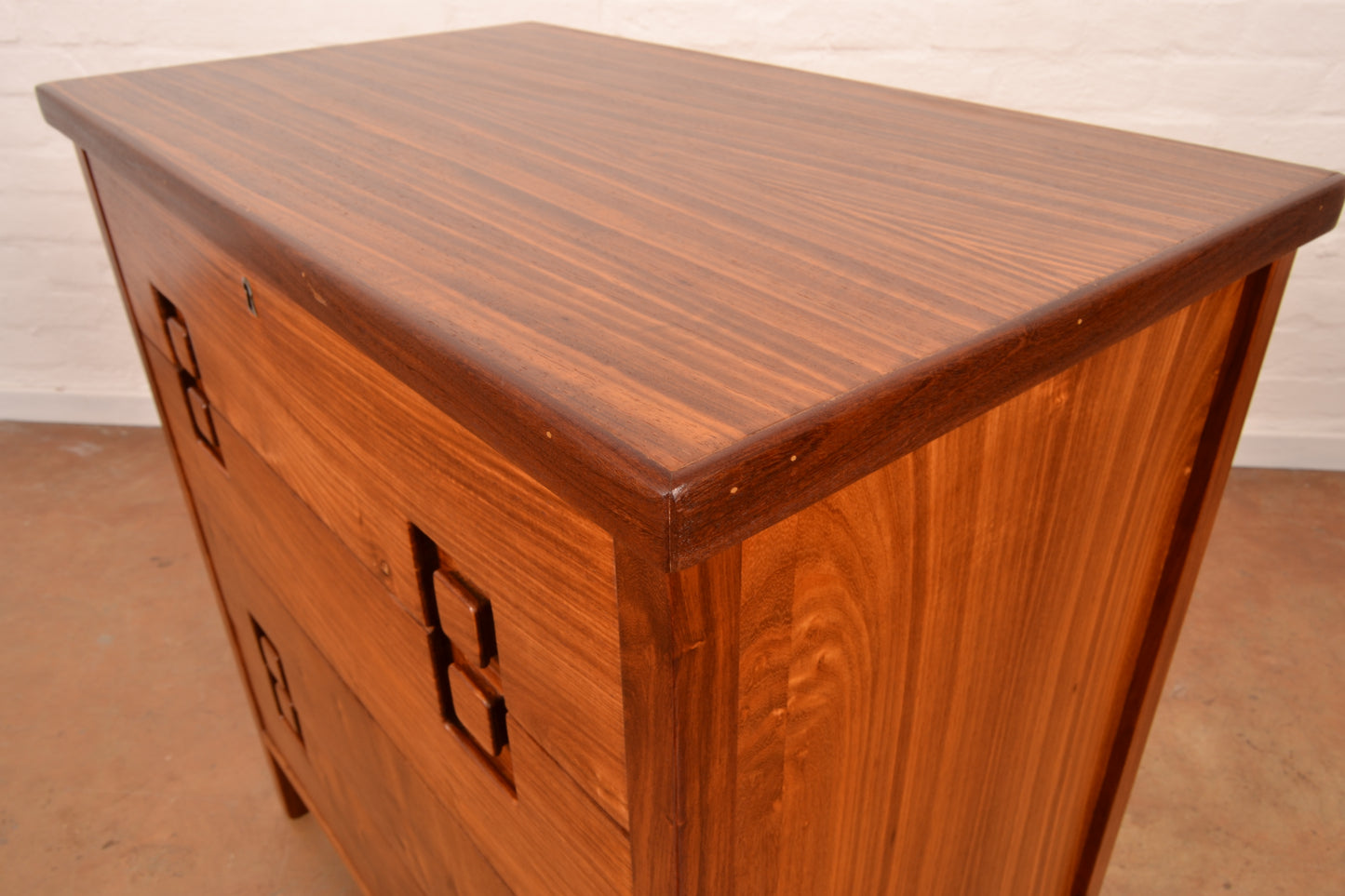British Mid-Century Modern Chest of Drawers in Kiaat by Greaves & Thomas  – Expertly Restored Compact 4-Drawer Dresser