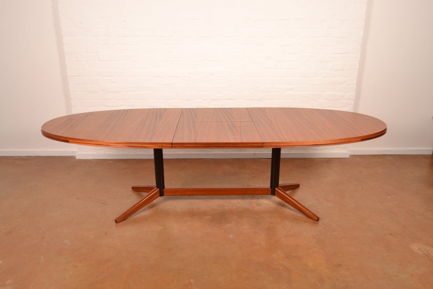 8–10 Seater Extendable South African Mid-Century Modern Dining Table designed by John Tabraham for DS Vorster & Co in Mahogany