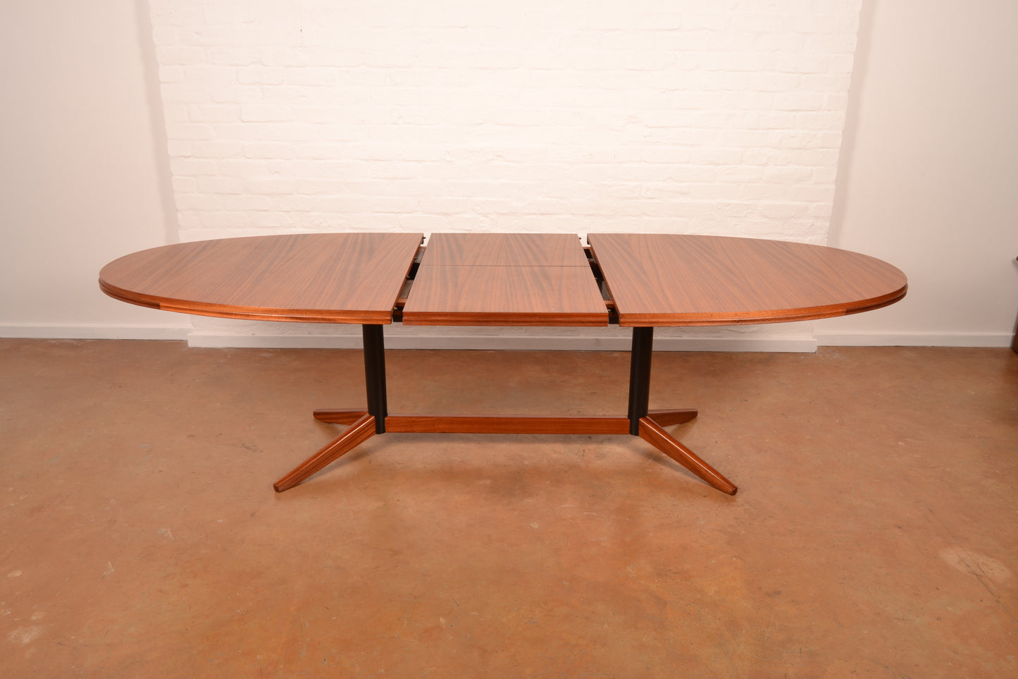 8–10 Seater Extendable South African Mid-Century Modern Dining Table designed by John Tabraham for DS Vorster & Co in Mahogany