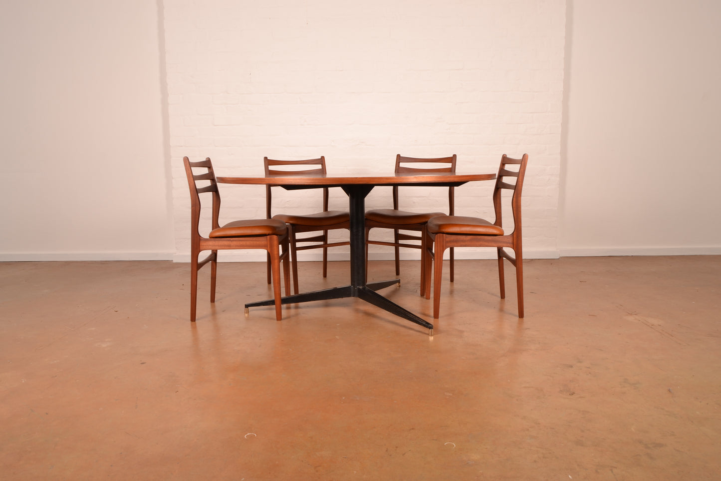 Fully Restored South African Mid-Century Modern 6-Seater Dining Set in Mahogany by DS Vorster & Co