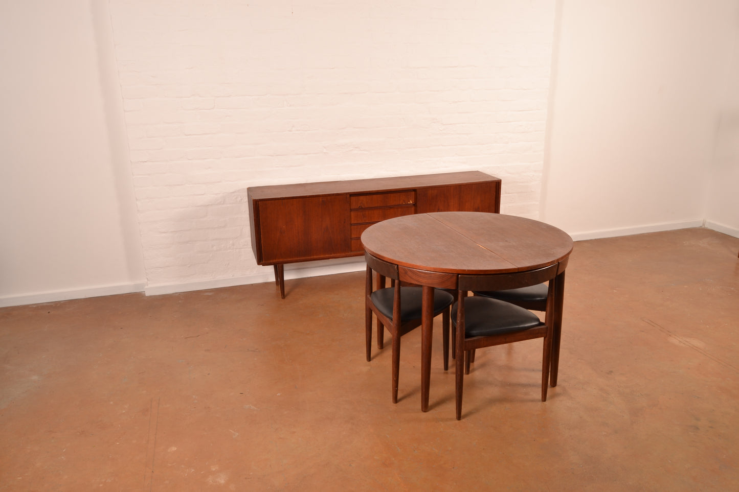 6-Seater Danish Mid Century Modern Extendable Dining Set