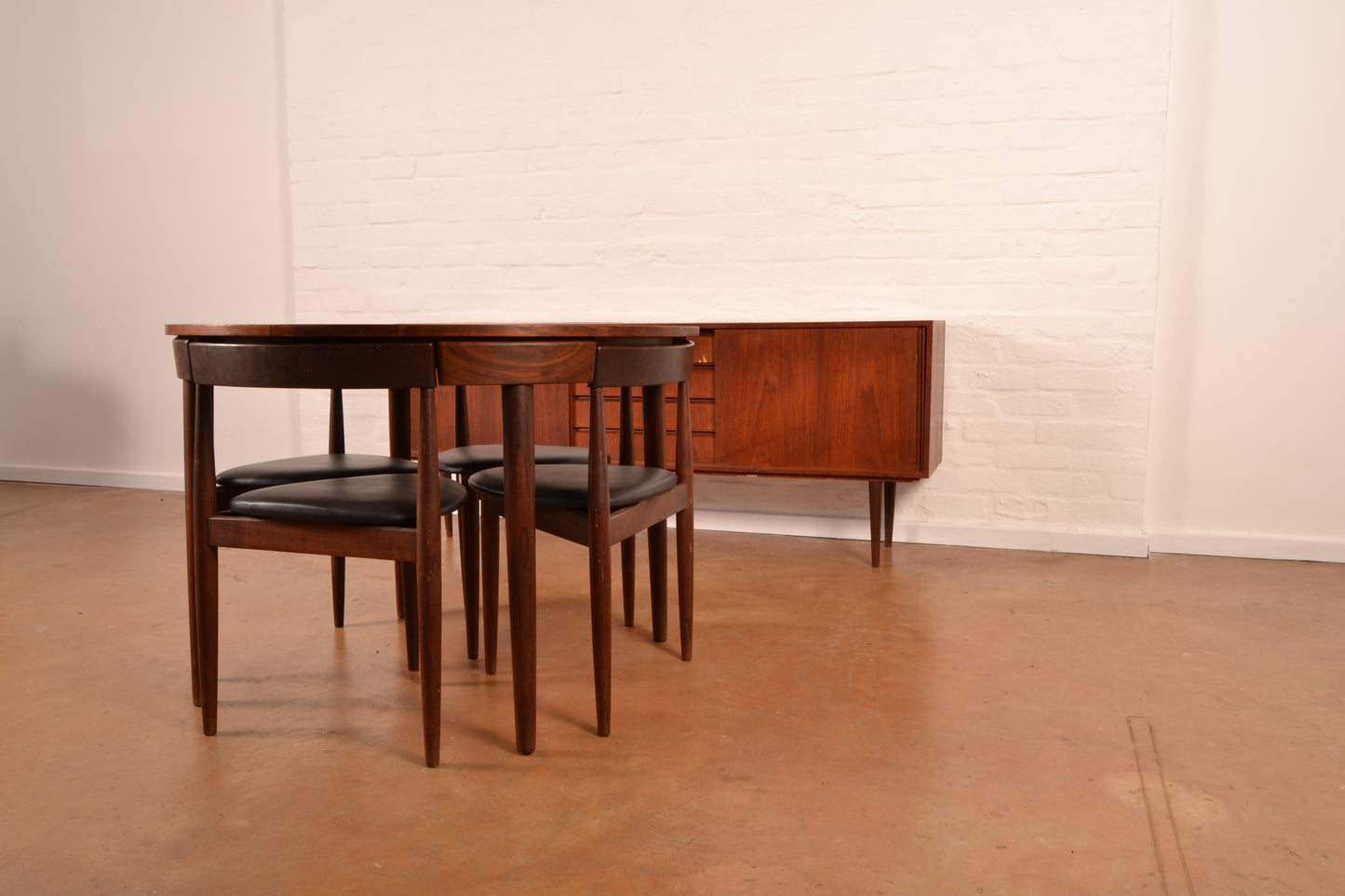 6-Seater Danish Mid Century Modern Extendable Dining Set