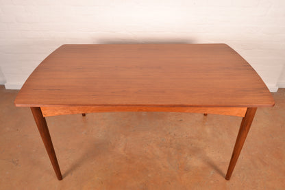 6 Seater Mid Century Modern Dining Table by Frystark
