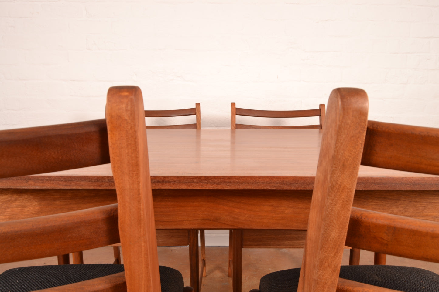 6 Seater Mid Century Modern Dining Table by Frystark